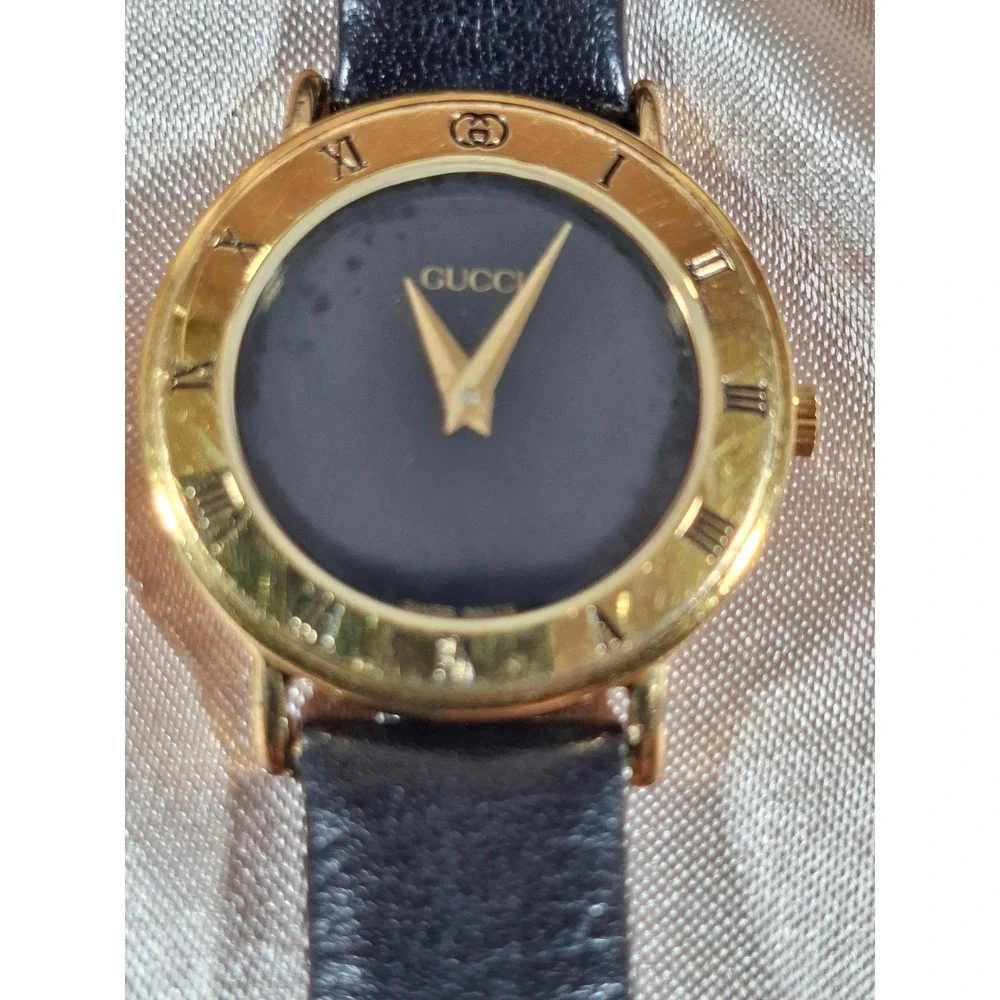 Gucci 30002.L Vintage Ladies Wristwatch‎ Gold Plated Black Dial Roman Numerals